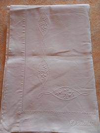 Lenzuolo matrimoniale vintage ricamato a mano