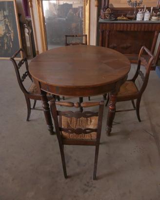 tavolo in noce con sedie