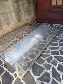 Pensilina in plexiglas e ferro