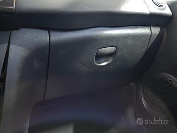 Cassetto portaoggetti DACIA SANDERO del 2017