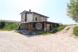 NEGOZIO A CANNETO SULL'OGLIO