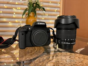 Canon EOS 750D + Obiettivo EFS 18–135mm IS Macro