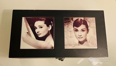 Portagioie in legno nero decorato