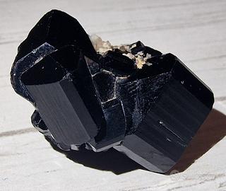 Cristallo di Tormalina Nera Naturale Terminata