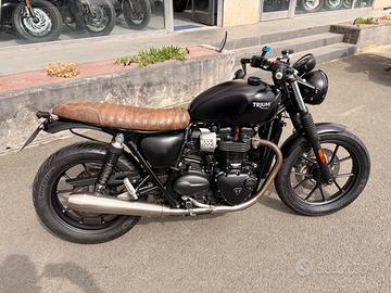 Triumph Street Twin 900 Cafe Racer