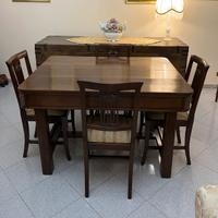 Tavolo arte povera/antica con 4 sedie