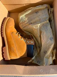 Stivaletto stringato Timberland.