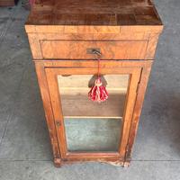 Credenza porta oggetti del 1800