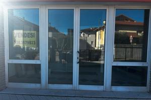 Locale commerciale + garage