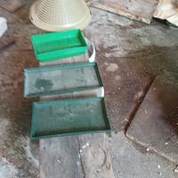 2 ceste damigiane e piattelli per vasi