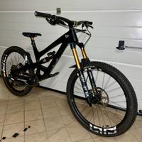 YT Industries Capra CF Pro Race 27,5” L