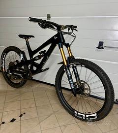 YT Industries Capra CF Pro Race 27,5” L