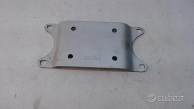 PIASTRA PARAFANGO ANT. AF1 RS 50 APRILIA 8103705