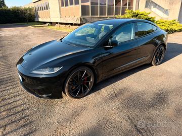 Tesla model 3 performance