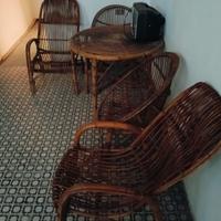 Sedie e tavolo da giardino