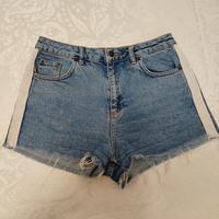 pantaloncini in jeans