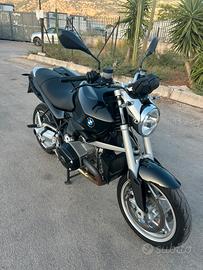 BMW R 1200 R con sole 49000 km e 2 borse laterali