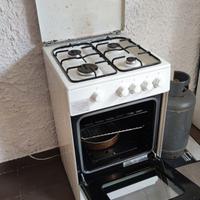 Cucina con forno a gas