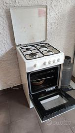 Cucina con forno a gas