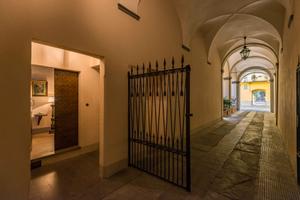 Elegante bilocale in palazzo storico del centro