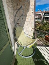 Poltrona a dondolo sospesa moderna