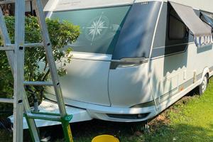 Roulotte Hobby de luxe+casetta a Dervio (LC)