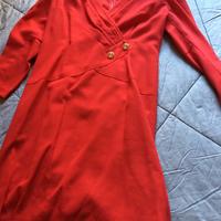 Vestito con bottoni gioiello