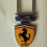 portachiavi Ferrari Coinart e clip da giacca
