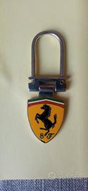 portachiavi Ferrari Coinart e clip da giacca