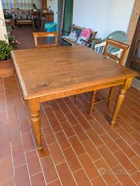Tavolo legno massello più 4 Sedie 
