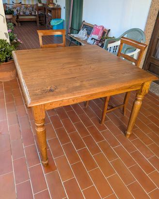 Tavolo legno massello più 4 Sedie 