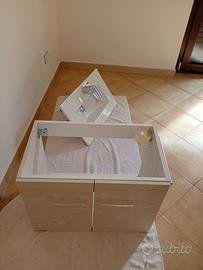 Mobile più lavabo più specchio 