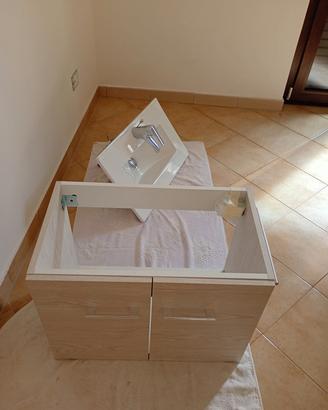 Mobile più lavabo più specchio 