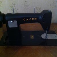 Macchina per cucire con mobile Caser secolo scorso