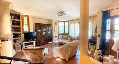 Casa indipendente di 120 m² con più di 5 locali e 