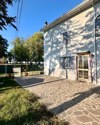 CASA SEMINDIPENDENTE A NOVELLARA