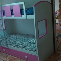 letto a castello e tavolo cucina