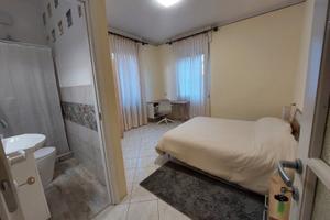 Stanza con bagno privato