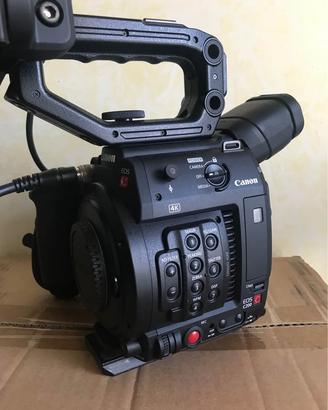 Canon C200 videocamera accessoriata