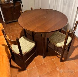 Tavolo estensibile con 3 sedie 