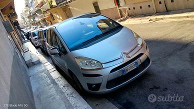 Citroen C4 picasso adatta per famiglia