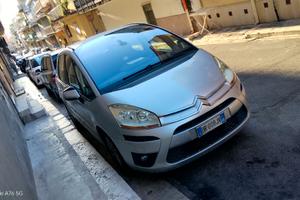 Citroen C4 picasso adatta per famiglia