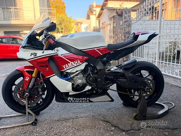 Yamaha R1 Pista
