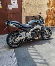 Suzuki gsr 600