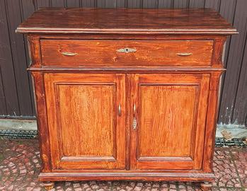 Vecchia credenza