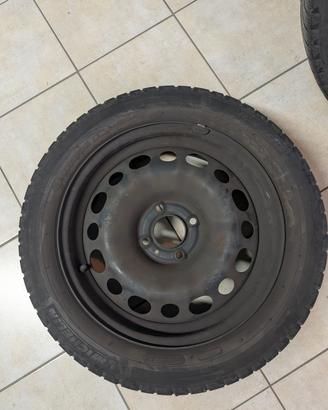 Cerchi in ferro 16" 4 fori con copricerchi