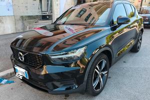 Volvo XC40 R-Design 2022