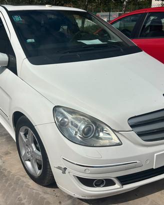 MERCEDES CLASSE B per ricambi usati