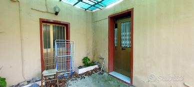 Grande casa indipendente con giardino