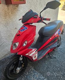 Malaguti Phantom F12 50R  Casey Stoner